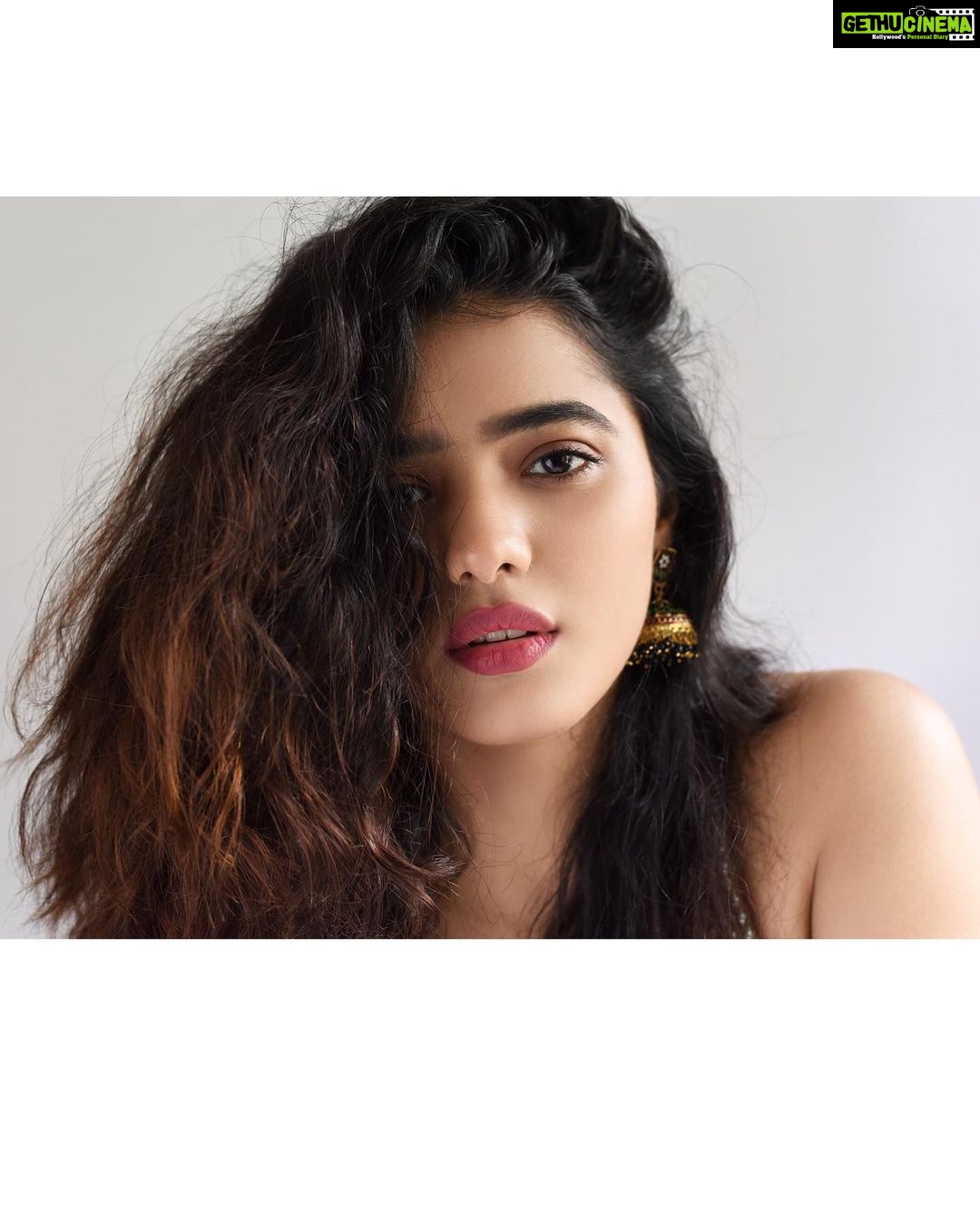 Ketika Sharma Instagram - Portraits by @shazzalamphotography #ethnic #wear #shoot #mode #natural #expressions #moodboard #white #on #pink #beads #and #pearls #elegant #royal #udaipur #jhumkas #gratitude #love #and #light