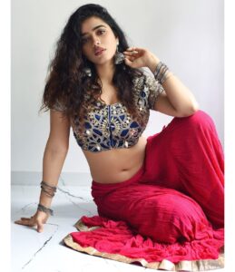 Ketika Sharma Instagram - Into the weekend like 🔥 📸- @shazzalamphotography #choli #lehenga #shoot #nosepin #earrings #jhumkas #indian #attire #love #ethicity #real #wavyhair #raw #look #theme #shoot #gratitude #loveandlight #positivevibes