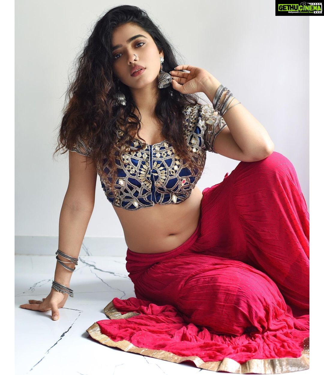 Actress Ketika Sharma HD Photos and Wallpapers December 2019 - Gethu Cinema