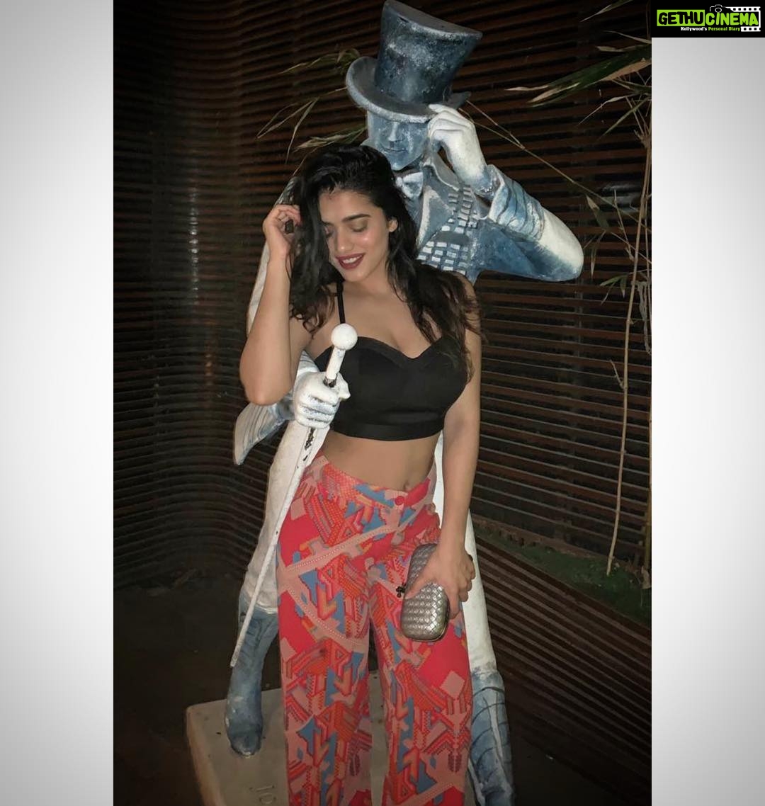 Ketika Sharma Instagram - I’m off the deep end , watch as I dive in ❣️ #positivity #laughter #goodtime #gratitude #nightout #dinner #ootd #fashion #cantdowithout #instagood #love #and #light #mood Estella, Mumbai