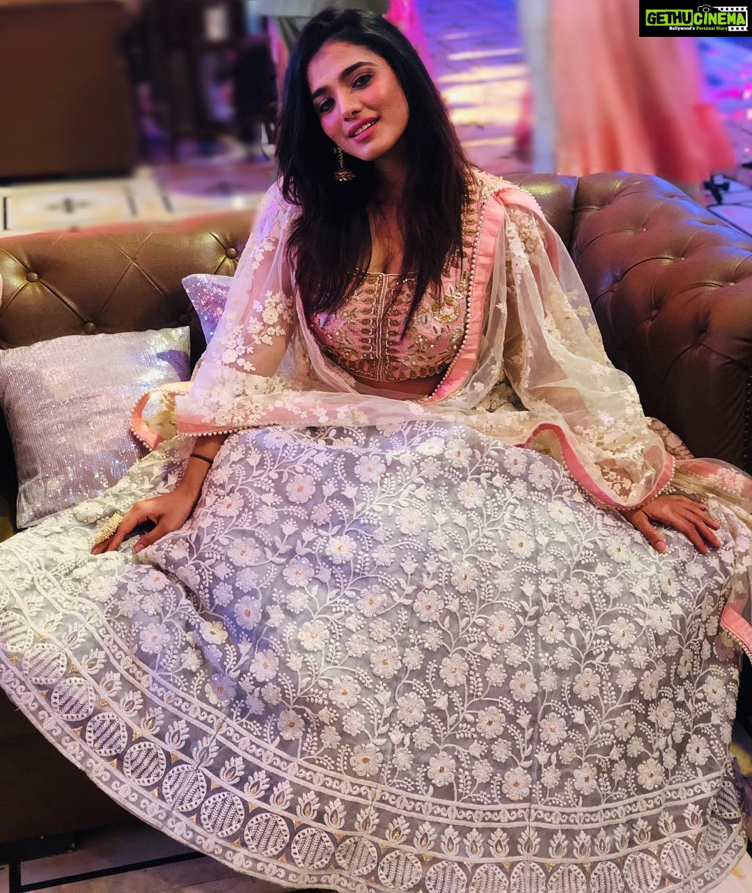 Ketika Sharma Instagram - Gentle and genuine Wardrobe - @flyrobe #delhi #functions #throwback #goodtime #flyrobe #niyoosh #handwork #gorgeous #lehenga #positivevibes #smile #grateful #loveandlight