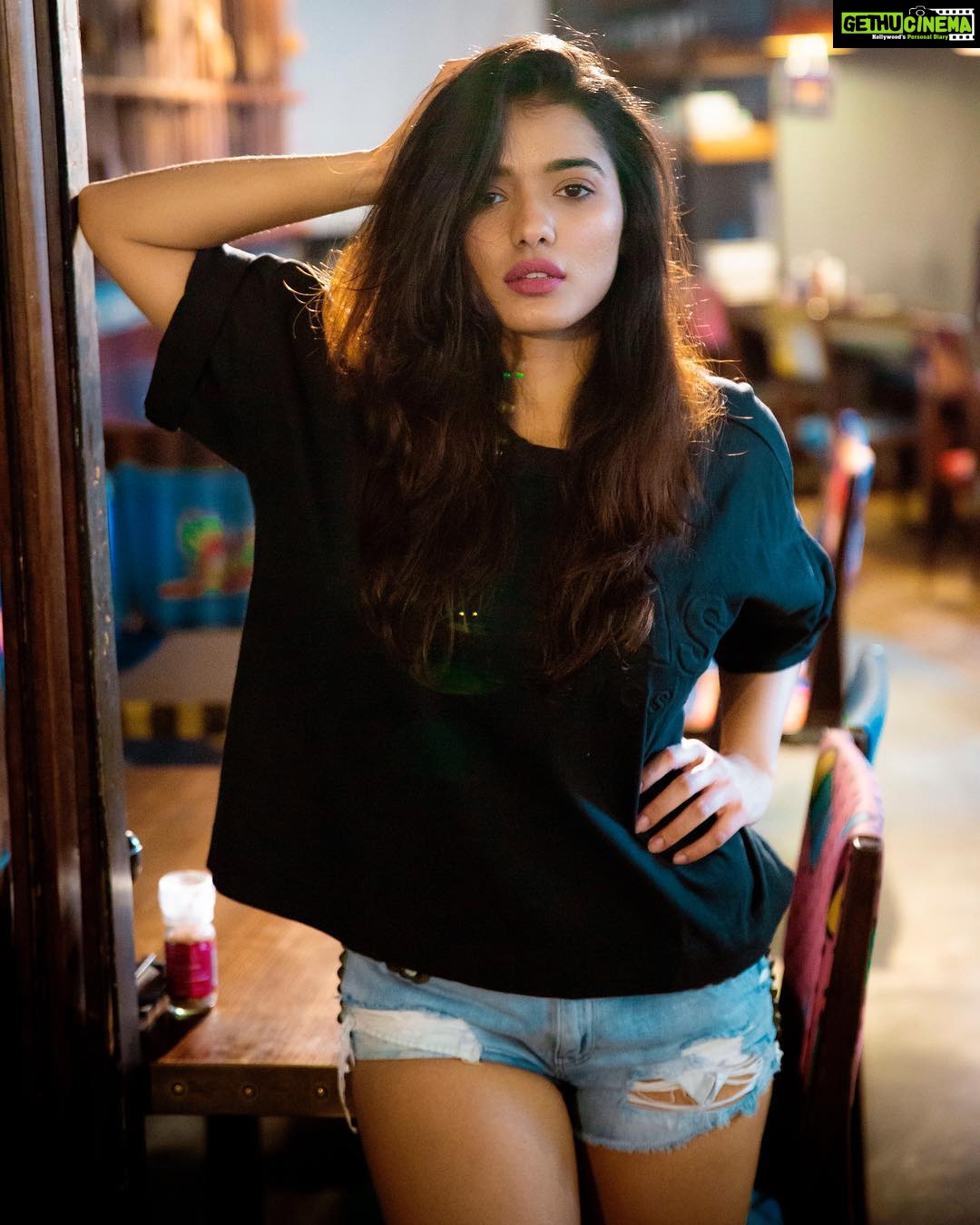 Ketika Sharma Instagram - I decide my vibe ! 📸- @palashvphoto #mood #vibe #addidas #oversize #absolute #love #positive #energy #always #instagood #kindness #loveandlight Coffee Culture