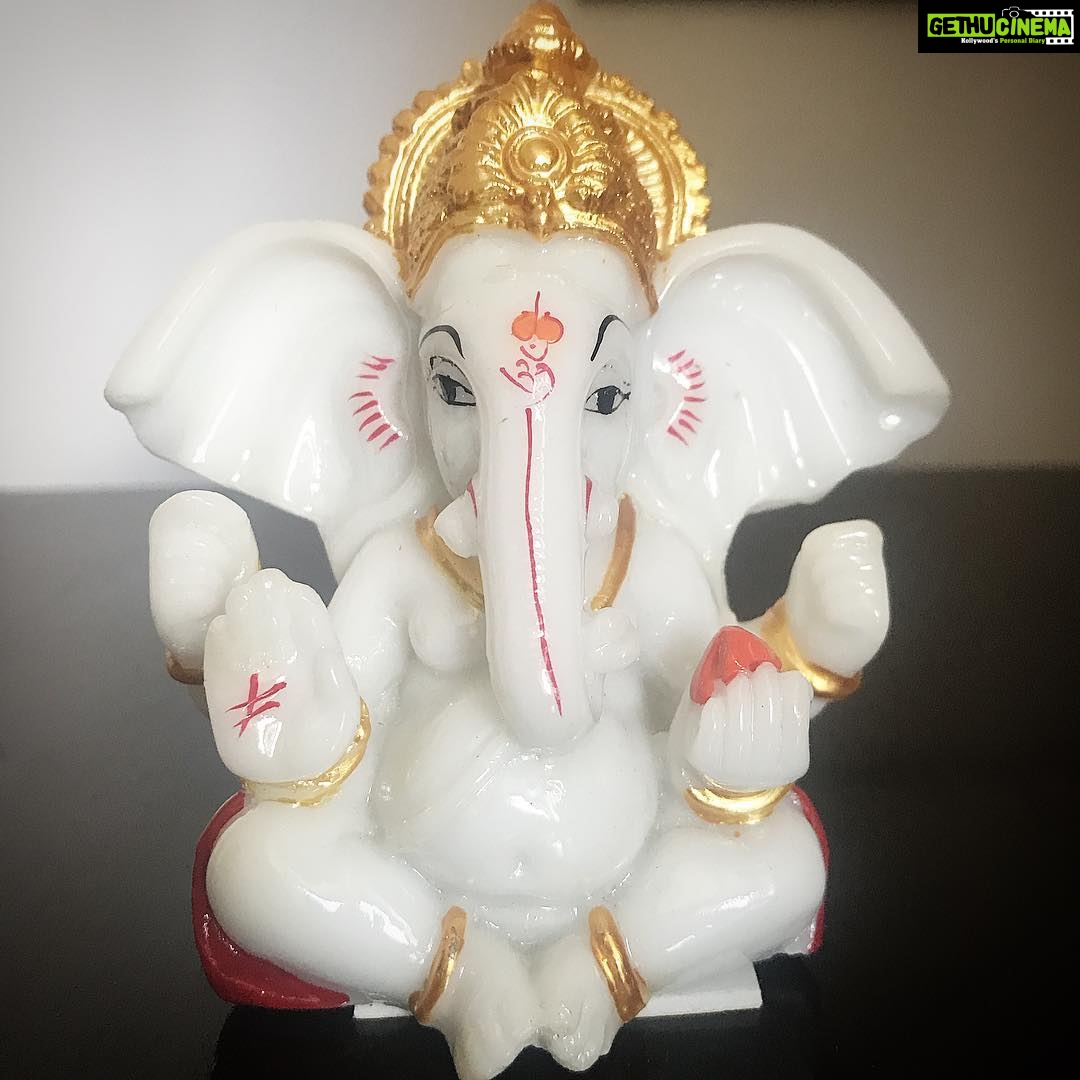 Ketika Sharma Instagram - Happy birthday Ganesh ji . Thank you so much for everything , I love you so much ❤️ Happy Ganesh Chaturthi everyone 🤗 #grateful #ganesh #chaturthi #lordganesha #blessed #thankful