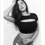 Ketika Sharma Instagram - How's your Sunday going ? 📸- @shazzalamphotography 💥 #postivevibes #instablackandwhite #loveandlight #picoftheday