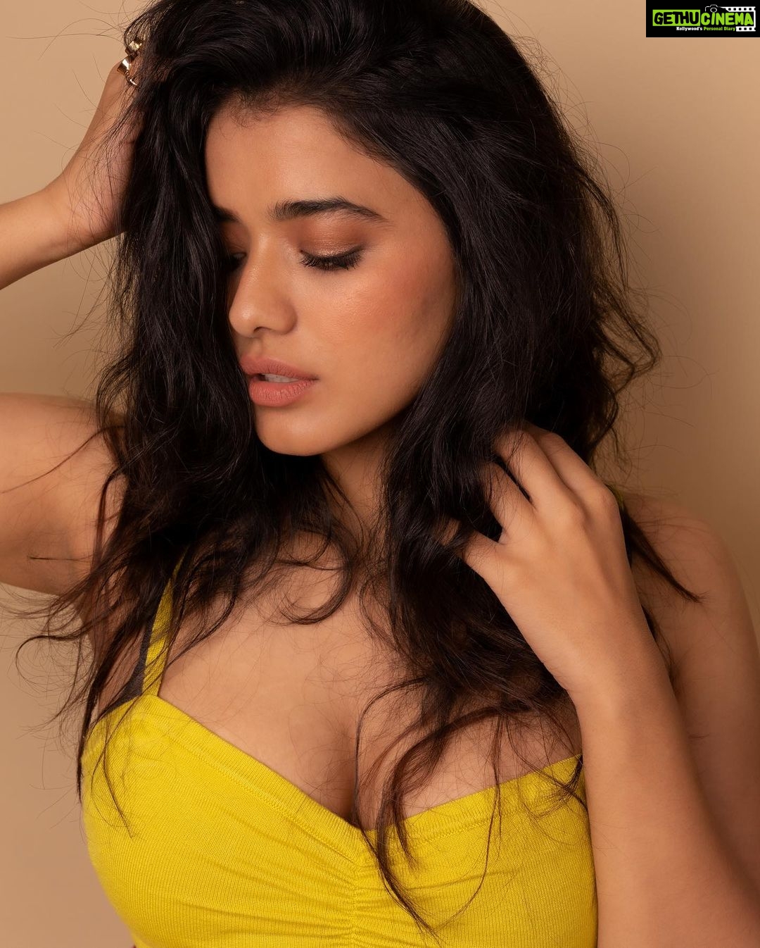 Ketika Sharma - 309.9K Likes - Most Liked Instagram Photos