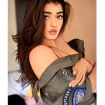 Ketika Sharma Instagram - Who that? 🦦 #socool
