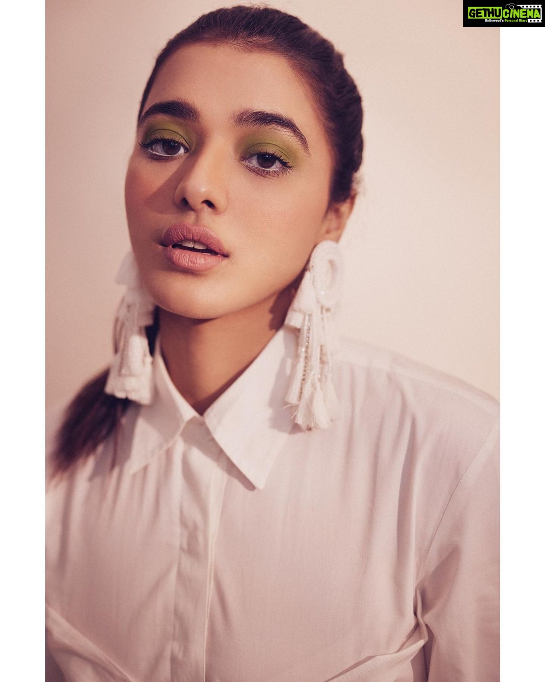 Ketika Sharma Instagram - Just @rashmitathapa doing her 🪄things and @arifminhaz adding a whole new edge #talentedpeople 🤷🏼♀️ Wearing @anysaofficial X @new_sense_branding Jewellery @knnotcase X @zowed_hyderabad Photo Asst @thejaswitanneru Styling team @aishwarya128 #high #fashion #styled #look #monochrome #moodboard #shoot #and #portraits #monochromatic #looks #white #and #green #sharp #promotional #look #throwback