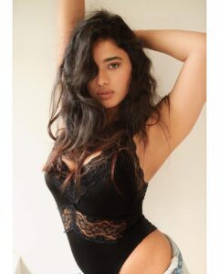 Ketika Sharma Instagram - Hello October 🖤 📸- @farrokhchothia 🔥 #portrait #by #farrokhchothia #ketikasharma #weekend #post #first #october #favourite #month #grateful #loveandlight