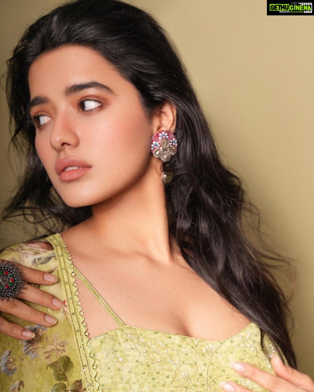 Ketika Sharma Instagram - #portraits Jewellery- @thetrinkaholic Stylist- @dilesha_shafa Outfit - @perniaspopupshop Hyderabad Designer- @kalista.official Photographer - @shareefnandyala Makeup and hair - @thimmappa180 #close #up #third #post #portrait #mode #loveandlight