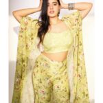 Ketika Sharma Instagram – She’s one with the wild butterflies 🖤

Stylist- @dilesha_shafa 
Outfit – @perniaspopupshop Hyderabad 
Designer- @kalista.official 
Jewellery- @thetrinkaholic 
Photographer – @shareefnandyala 
Makeup and hair – @thimmappa180 

#green #my #promotions #vibe #and #colour #for #rangarangavaibhavanga #cool #quirky #outfits #styled #fun #stuff #gratitude #loveandlight