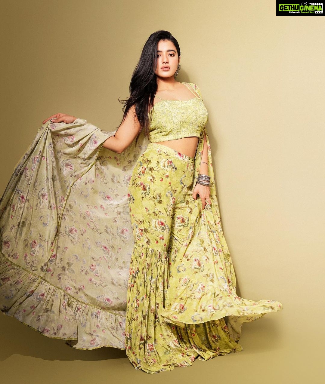 Ketika Sharma Instagram - She’s one with the wild butterflies 🖤 Stylist- @dilesha_shafa Outfit - @perniaspopupshop Hyderabad Designer- @kalista.official Jewellery- @thetrinkaholic Photographer - @shareefnandyala Makeup and hair - @thimmappa180 #green #my #promotions #vibe #and #colour #for #rangarangavaibhavanga #cool #quirky #outfits #styled #fun #stuff #gratitude #loveandlight