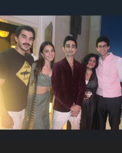 Kiara Advani Instagram - Happpppy Diwaliiii🪔💛