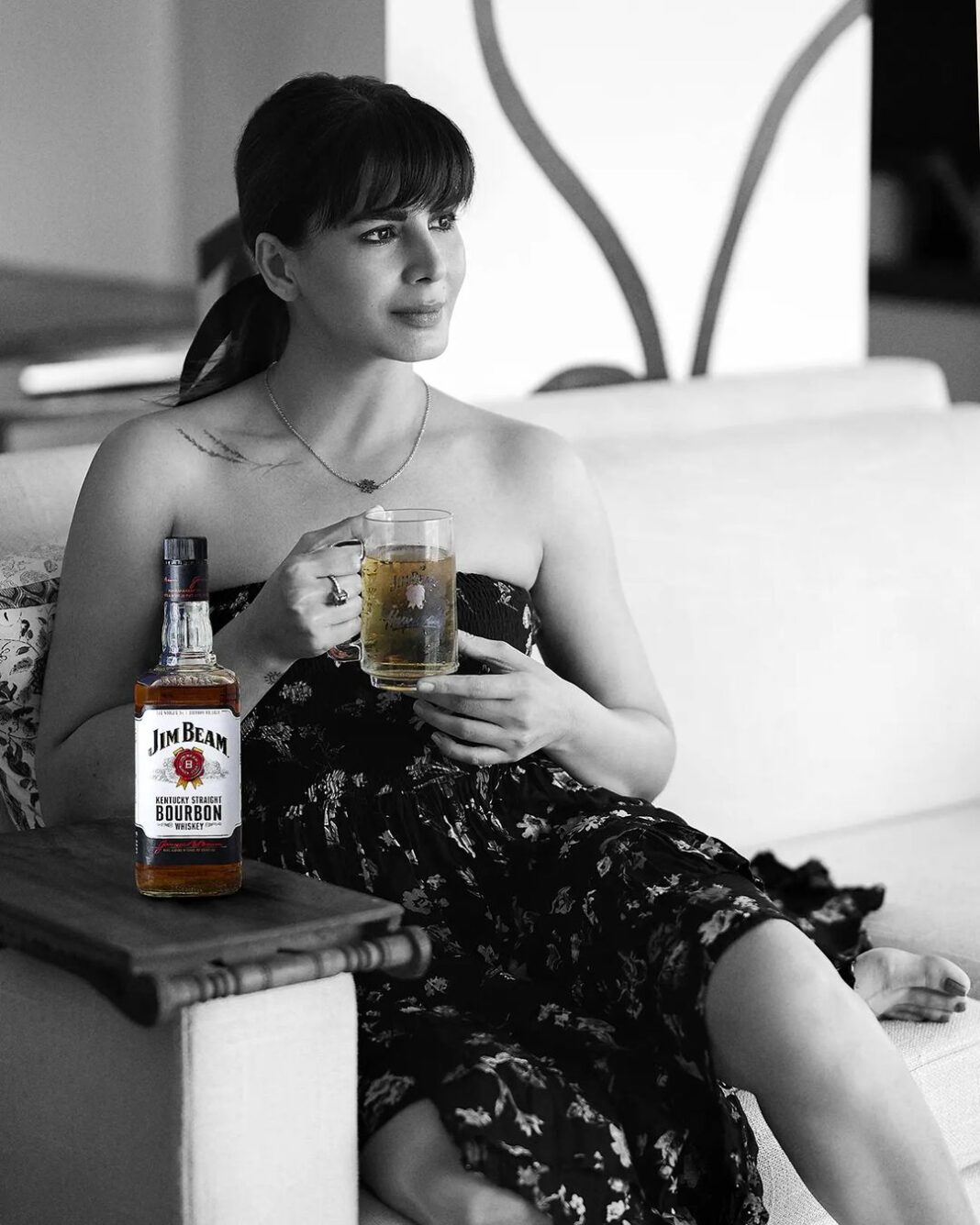 Kirti Kulhari Instagram - Loving this #collaboration with Jim Beam World’s No. 1 Bourbon!!! #WorldsNo1Bourbon #JimBeamBourbon #JimBeamHighball #JimBeamBackyardJams #AlwaysWelcome - Drink Responsibly - The content is for people above 25 years of age only Hmu @nidhiagarwalmua