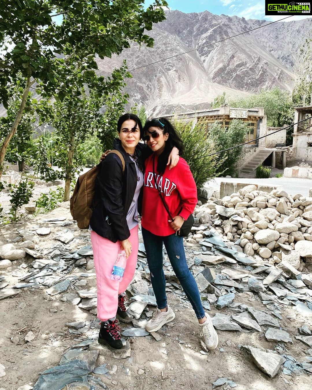 Kirti Kulhari Instagram - #kitthechaliye ???
