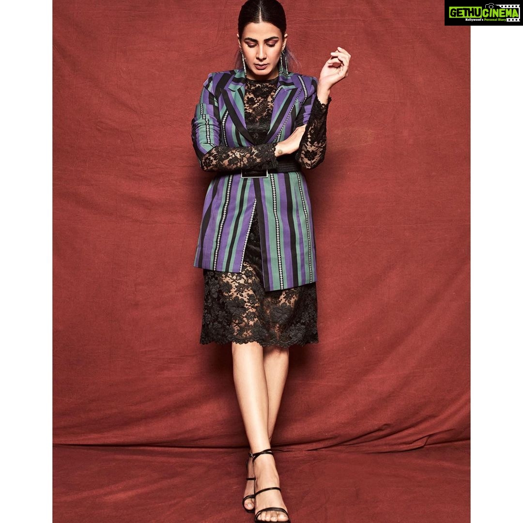 Kirti Kulhari Instagram - 💜 #fourmoreshotsplease #promotions #season3 releases #21oct Outfit @exampleindiaofficial Hair @bharatlimba_makeup_hair Makeup @melwanishweta Styled by @who_wore_what_when Photographer @sagarmohite96