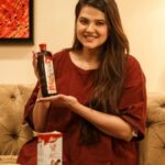 Kratika Sengar Instagram – Mujhe hamesha chinta rehti hai Devika ki growth ke bare mein, isliye meri mom ne suggest kiya ki main din mein 2 baar iski Dabur Lal Tel se malish karu

Isse Devika ki skin rehti hai soft aur glowing aur iske ayurvedic herbs meri Devika ko dete hai faster physical growth 

Agar aap chahte hai ki aapka baby kare #andarsegrowbaharseglow to aap bhi Dabur Lal Tel se #growthvalimassage  shuru kijiye!

Product Link – https://dl.flipkart.com/s/iBzbnaNNNN

#ad #daburlaltel #childhgrowth #no1 #babyoil #massage #ayurvedic #safe #dermatalogicallytested #glowingskin