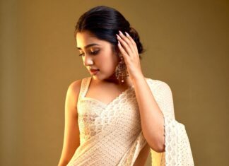 Krithi Shetty Instagram - There’s beauty in simplicity 🕊 • Grateful to @eshaangirri 🤍 for this bomb lighting and all his amazing 📸 Wearing this gorgeous saree by @sawangandhiofficial ✨ Jewellery @sheetalzaveribyvithaldas Styled by @jukalker Styling team @pratimajukalker HM @venkymakeupstudio @chaks_makeup