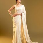 Krithi Shetty Instagram - There’s beauty in simplicity 🕊 • Grateful to @eshaangirri 🤍 for this bomb lighting and all his amazing 📸 Wearing this gorgeous saree by @sawangandhiofficial ✨ Jewellery @sheetalzaveribyvithaldas Styled by @jukalker Styling team @pratimajukalker HM @venkymakeupstudio @chaks_makeup