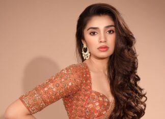 Krithi Shetty Instagram - Happy Diwali 🪔 #diwali #positivevibes • • Saree - @shyamalbhumika Jewellery- @chaahat.fashion.jewellery Styled by - @ashwin_ash1 & @hassankhan_3 Shot by - @adrin_sequeira H & M- @chaks_makeup @venkymakeupstudio
