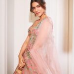 Kriti Sanon Instagram - 🌸🌸 P E A C H @anushreereddydesign