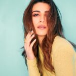 Kriti Sanon Instagram – And oh! She sparkled again.. ✨ 
Brighter than ever
As she finally found herself
Fearlessly Alive, 
Smiling at her destiny..
Maybe it was all a plan
A stroke of serendipity! 💛💛

— Kriti ✏️