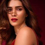 Kriti Sanon Instagram – 🌶 🌶 

@liastubllaofficial 
Styled by @sukritigrover 
HMU @aasifahmedofficial @heemaadattaani 
📸 @beejlakhani