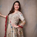 Madhuri Dixit Instagram - It’s time for Maja Ma promotions! #MajaMaOnPrime #MajaMa #ethnicwear #shootdiaries #photoshoot #promotions #friday #fridaymood