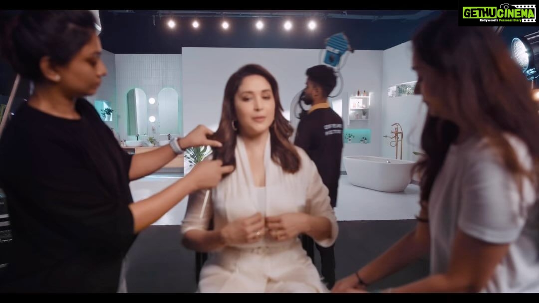 Madhuri Dixit Instagram - Had so much fun shooting this one for @Godrejmagic, a truly unique & sustainable product that has left me mesmerized. It’s a tiny sachet that makes a full bottle of handwash in just 3 easy steps - Just add, pour & shake. For me that’s #magic! What is #magic for you? #Godrejmagic #Godrej #magichandwash #godrejmagichandwash