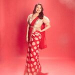 Madhuri Dixit Instagram - Channelling my inner retro vibe with this look! ❤️ #Monday #MondayMood #Shoot #ShootDiaries #Retro #RetroBollywood #Saree #JhalakDikhlaJaa