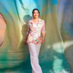 Madhuri Dixit Instagram – May your life be as colourful as this picture! 

#saturday #saturdayvibes #majamaonprime #majamapromotions #colorful #shootdiaries #photooftheday #photoshoot