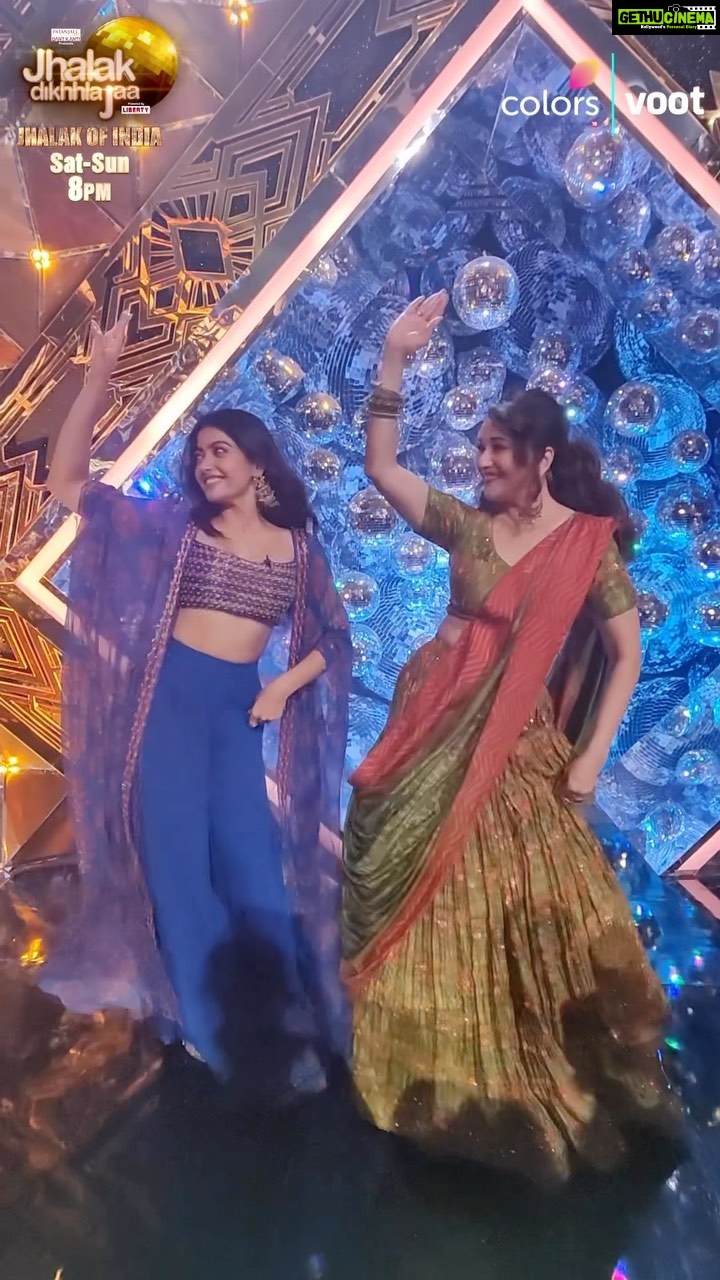 Madhuri Dixit Instagram - Maja Ma with @rashmika_mandanna 👯‍♀️ #majama #MajaMaOnPrime #jhalakdikhlajaa #BoomPadi #boompadiwithmadhuri #oct6