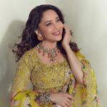 Madhuri Dixit Instagram - Ye mausam ka jaadu hai, mitwa! #jhalakdikhlajaa #tuesday #picoftheday #green #ethnic #shoot #shootdiaries #photoshoot