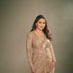 Madhuri Dixit Instagram - Ankhon ki gustakhiyan, maaf ho 🎶 #jhalakdikhlajaa10 #photoshoot #tuesday #tuesdayvibes #photooftheday #shootdiaries #ootd