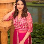 Madhuri Dixit Instagram - Still not over the festive season! #wednesday #wednesdaywisdom #wednesdaymood #photoshoot #photooftheday