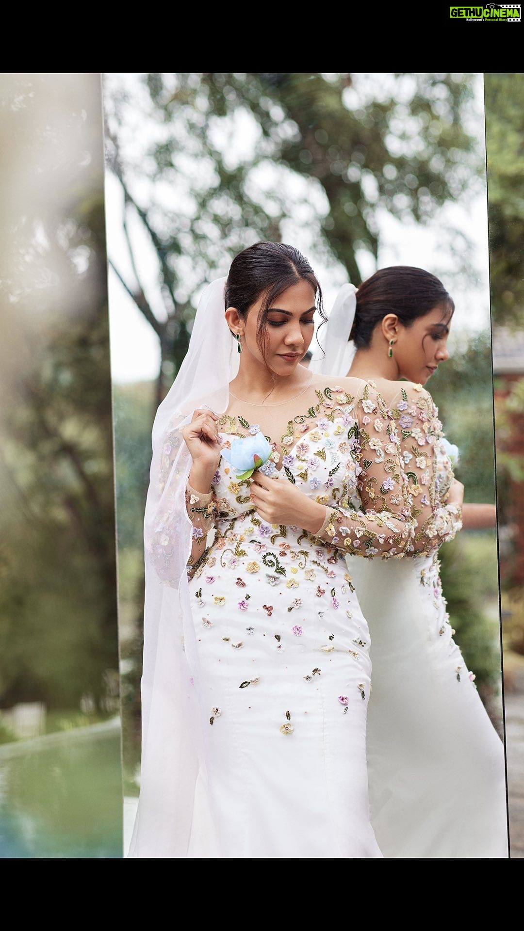 Madonna Sebastian Instagram - Client- @threadnneedle_official Photographer- @arunmathewam Video- @rajesh_aravind Stylist- @styledbysmiji Makeup- @unnips Line producer- @vineeth_vijay007 Casting- @naresshkrishna Edits- @shiyaaas Assistants- @akshaysivadas @annjosalins @midhun_lightart @vysakhajayan_ Bts video- @noorasakirphotography