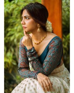 Madonna Sebastian Instagram - Season of pride 

@raimes_designerboutique 
@rahul_raj_._r 
@samson_lei 
@planetjewel 
#keralamypride
#kerala #onam #ethnicwear 
 #indianfashion