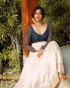 Madonna Sebastian Instagram - Season of warmth

Friendliness, colours, laughter, and togetherness… the weather in style.

@raimes_designerboutique 
@rahul_raj_._r 
@samson_lei 
@planetjewel 
#keralamypride
#kerala #onam #ethnicwear 
 #indianfashion