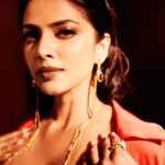 Malavika Mohanan Instagram – (Not so) little red riding hood 🐺 🌹 

Outfit @arokaofficial 
Styled by @stacey.cardoz & @chandiniw
Make up @sonamdoesmakeup
Hair @hairbyseema
📸 @leroifoto
PR @theitembomb 
Jewelry @amamajewels