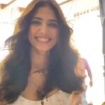 Malavika Mohanan Instagram - It was a happy day on set 🥰💕 Me goofing around + cameo by cute cat 🐈 🎥 by baby girl @makeupbyanighajain