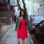 Mallika Sherawat Instagram - Be that strong, fearless & independent girl 👧🏻 . . . . . . . . #onthisday #alwayssmile #healthymind #alright #read #focus #itshappening #respect #better #confusion #eyeswideopen #worktime #nextproject #ilovemyteam #allset #alwayspositive #goodenergy #focustime #justathought #findyourjoy #changeiscoming #leadwithlove #innerpeace #inward #alliswell #spreadlove #thework #knowyourself #innerstrength #possibilities Mumbai - मुंबई