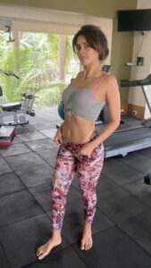 Mallika Sherawat Instagram - Fitness motivation;) . . . . . #fitnesslove #fitnessvideo #workoutday #fitnessgram #fitnessaddicts #fitnessinfluencer #fitnessforlife #lovefitness #fitnessjunkie #fitnessgirlmotivation #ilovefitness #loveforfitness #lovelifefitness #ilovehighfitness #fitnessblogger #fitnesslovers #fitgoals #fitnessinspiration #fitnessmotivation #fitnesslife #fitnessmode #fitnessguru