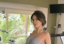 Mallika Sherawat Instagram - Fitness motivation;) . . . . . #fitnesslove #fitnessvideo #workoutday #fitnessgram #fitnessaddicts #fitnessinfluencer #fitnessforlife #lovefitness #fitnessjunkie #fitnessgirlmotivation #ilovefitness #loveforfitness #lovelifefitness #ilovehighfitness #fitnessblogger #fitnesslovers #fitgoals #fitnessinspiration #fitnessmotivation #fitnesslife #fitnessmode #fitnessguru