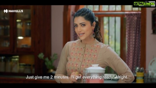 Mamta Mohandas Instagram - Too many dishes to be prepared this Onam. Settle down your worries just like @mamtamohan did and prepare as many dishes as you want with the powerful 1000W motor-powered Hexo Mixer Grinder. Get your chutney, idli powder, dosa batter, and just everything ready in few minutes. This Onam make a smarter choice with Havells. #OnamWithHavells