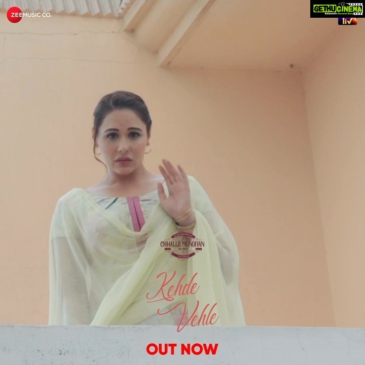 Mandy Takhar Instagram - Jad pyaar ch toot ti hai, ohda dard har vehle mehsoos hunda hai, experience the heartache of love 💔 💔 #KehdeVehle song from our movie #ChhalleMundiyan out NOW 👀 🎶 #ChhalleMundiyan full film exclusively streaming NOW on #SonyLIV @sonylivindia @ammyvirk @mandy.takhar @kulwinderbilla @karamjitanmol @kour.sonia @Gurmeetsinghhofficial #FatehShergill #SunilPuri #GuramritpalSingh #GurjitPalSingh @zeemusiccompany
