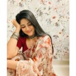 Megha Akash Instagram - Wherever life plants you, Bloom with grace 🌺 #floral #sareelove #iphonephotography