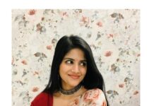 Megha Akash Instagram - Wherever life plants you, Bloom with grace 🌺 #floral #sareelove #iphonephotography