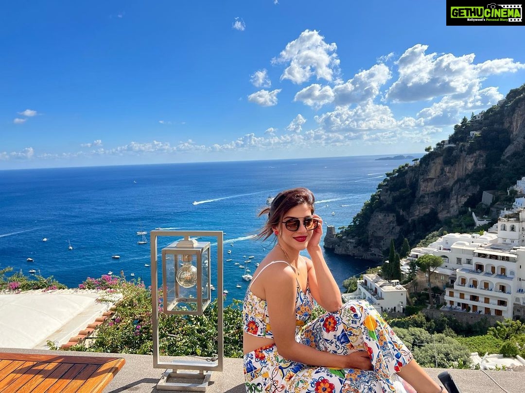 Mehrene Kaur Pirzada Instagram - Beautiful world 💜💫 Positano, Costa D'amalfi, Italy