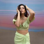 Mira Rajput Instagram – Ready? set! summer ☀️🍉

Fun, flirty and oh-so-summery, I’m sure all of you will find something stylish for your wardrobe from my new collaboration with @nykaafashion for NA-KD! 

P.S I want them all. 

#SelectedbyMira #NakdonNykaaFashion #NykaaFashion 
#collab