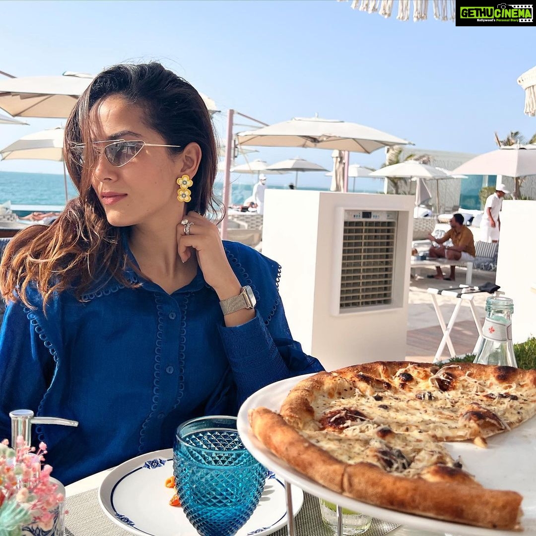 Mira Rajput Instagram - Everyday I’m trufflin’ SAL at Burj Al Arab