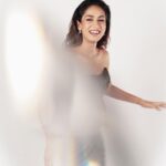 Mira Rajput Instagram – Looking at my 👑 @shahidkapoor 

@spacemuffin27 @savleenmanchanda
@sunny_hairr @_psudo_ 

Outfit – Custom @falgunishanepeacockindia 
Earrings –  @dolsunjewelsofficial
Ring – @kaj.finejewellery
Heels – @louboutinworld